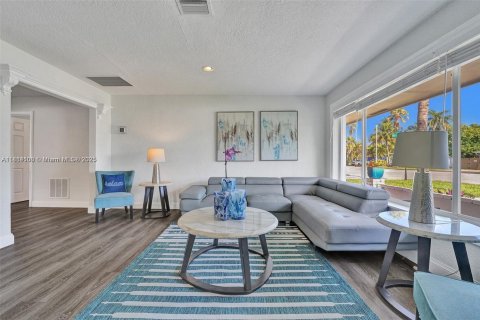 Villa ou maison à vendre à Dania Beach, Floride: 3 chambres, 154.59 m2 № 1931317 - photo 7