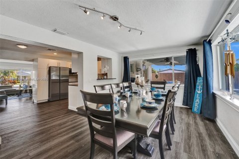 Villa ou maison à vendre à Dania Beach, Floride: 3 chambres, 154.59 m2 № 1931317 - photo 28