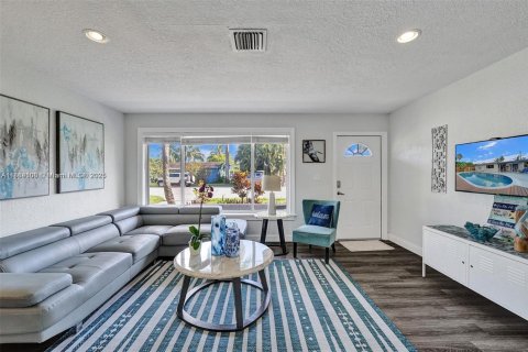 Villa ou maison à vendre à Dania Beach, Floride: 3 chambres, 154.59 m2 № 1931317 - photo 11