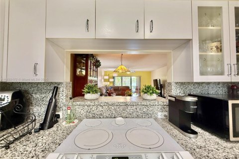 Condo in Weston, Florida, 2 bedrooms  № 1809356 - photo 5
