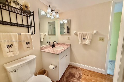 Condo in Weston, Florida, 2 bedrooms  № 1809356 - photo 17