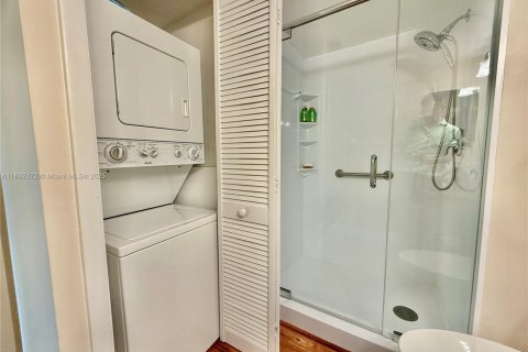 Condo in Weston, Florida, 2 bedrooms  № 1809356 - photo 10