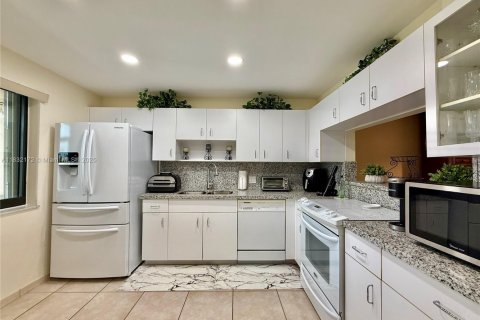 Condo in Weston, Florida, 2 bedrooms  № 1809356 - photo 3