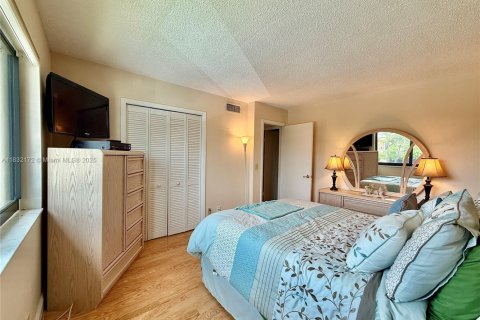 Condo in Weston, Florida, 2 bedrooms  № 1809356 - photo 11
