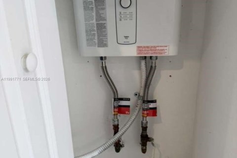 Купить таунхаус в Майами, Флорида 3 спальни, 129.41м2, № 2057294 - фото 15