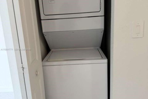 Купить таунхаус в Майами, Флорида 3 спальни, 129.41м2, № 2057294 - фото 17