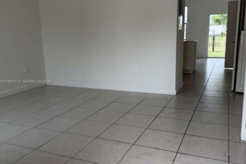 Купить таунхаус в Майами, Флорида 3 спальни, 129.41м2, № 2057294 - фото 20