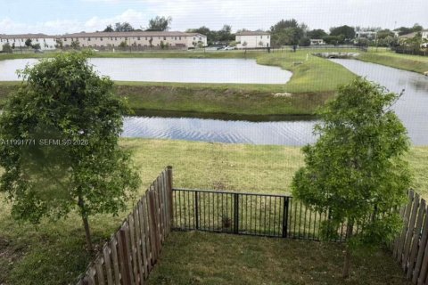 Купить таунхаус в Майами, Флорида 3 спальни, 129.41м2, № 2057294 - фото 10