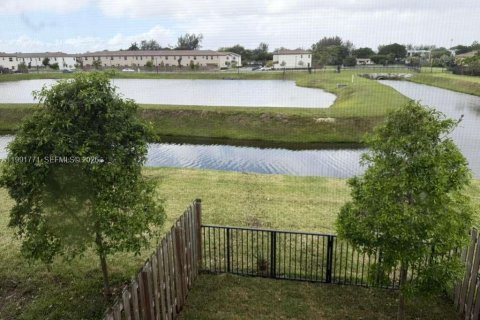 Купить таунхаус в Майами, Флорида 3 спальни, 129.41м2, № 2057294 - фото 21