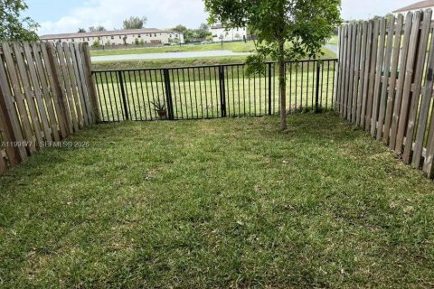 Купить таунхаус в Майами, Флорида 3 спальни, 129.41м2, № 2057294 - фото 11