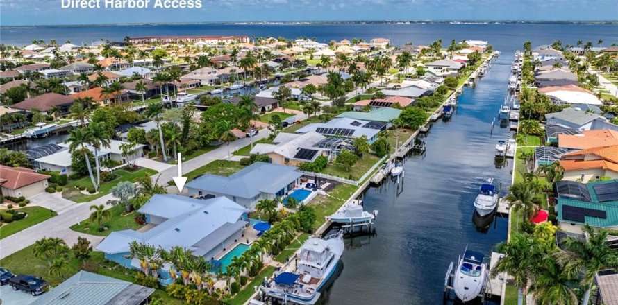 Villa ou maison à Punta Gorda, Floride 4 chambres, 185.53 m2 № 2101256