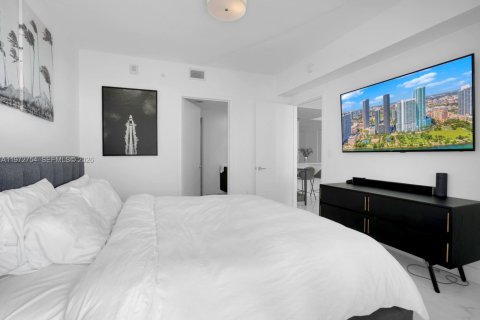 Condominio en venta en Miami, Florida, 1 dormitorio, 69.21 m2 № 2033177 - foto 14
