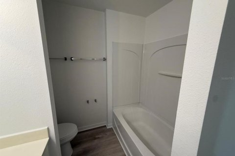 Купить кондоминиум в Киссимми, Флорида 5 комнат, 111.67м2, № 1901274 - фото 28