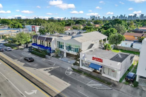 Commercial property in Miami, Florida № 1766544 - photo 2
