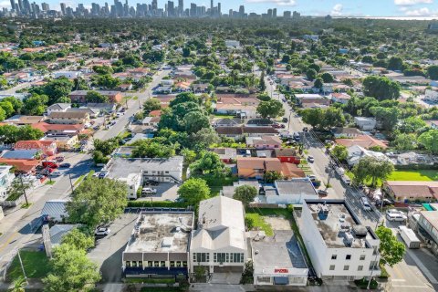 Commercial property in Miami, Florida № 1766544 - photo 3