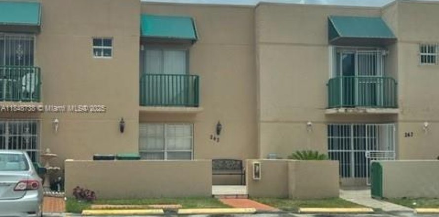 Touwnhouse à Miami, Floride 2 chambres, 121.52 m2 № 1850709