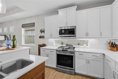Duplex in Sarasota, Florida 2 bedrooms, 151.8 sq.m. № 2100497 - photo 18
