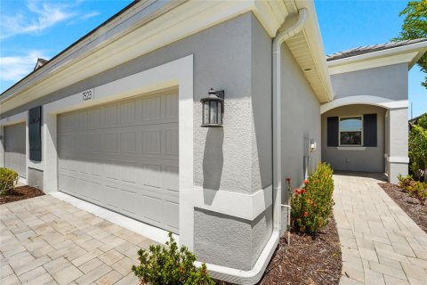 Duplex in Sarasota, Florida 2 bedrooms, 151.8 sq.m. № 2100497 - photo 13