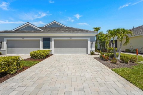 Duplex in Sarasota, Florida 2 bedrooms, 151.8 sq.m. № 2100497 - photo 12