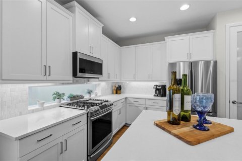Duplex in Sarasota, Florida 2 bedrooms, 151.8 sq.m. № 2100497 - photo 3