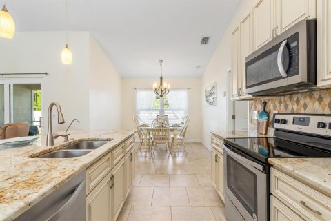 Villa ou maison à vendre à North Port, Floride: 3 chambres, 112.88 m2 № 2147790 - photo 6