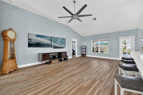 House in Port Charlotte, Florida 4 bedrooms, 213.58 sq.m. № 2132373 - photo 9
