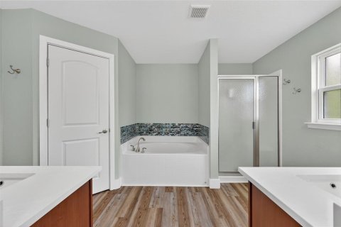 House in Port Charlotte, Florida 4 bedrooms, 213.58 sq.m. № 2132373 - photo 27