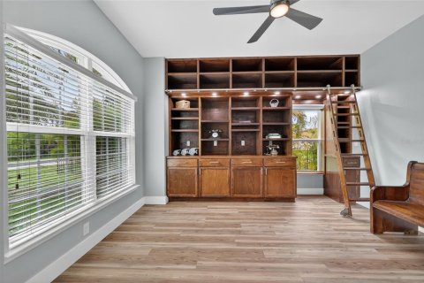 House in Port Charlotte, Florida 4 bedrooms, 213.58 sq.m. № 2132373 - photo 12