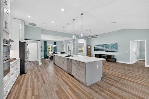 House in Port Charlotte, Florida 4 bedrooms, 213.58 sq.m. № 2132373 - photo 21