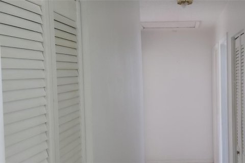 House in Largo, Florida 3 bedrooms, 88.91 sq.m. № 1761551 - photo 28
