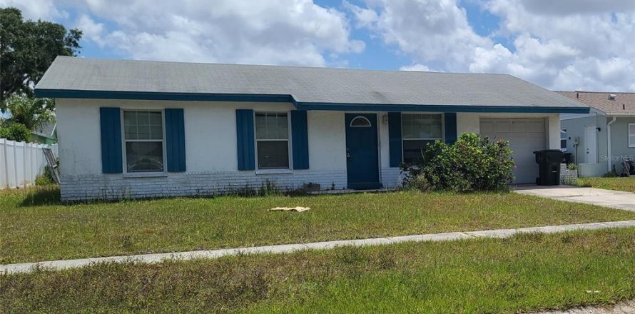 House in Largo, Florida 3 bedrooms, 88.91 sq.m. № 1761551