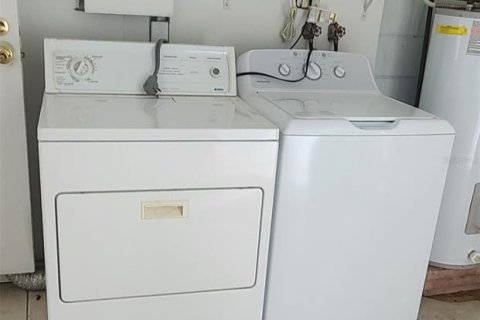 House in Largo, Florida 3 bedrooms, 88.91 sq.m. № 1761551 - photo 30