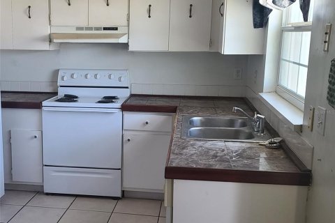House in Largo, Florida 3 bedrooms, 88.91 sq.m. № 1761551 - photo 15