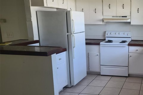 House in Largo, Florida 3 bedrooms, 88.91 sq.m. № 1761551 - photo 8