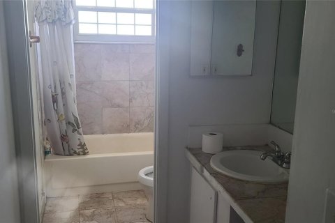 House in Largo, Florida 3 bedrooms, 88.91 sq.m. № 1761551 - photo 10