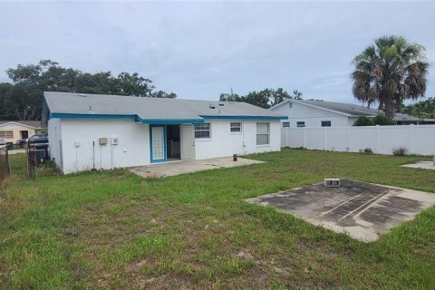 House in Largo, Florida 3 bedrooms, 88.91 sq.m. № 1761551 - photo 21