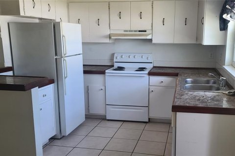 House in Largo, Florida 3 bedrooms, 88.91 sq.m. № 1761551 - photo 3