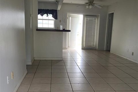 House in Largo, Florida 3 bedrooms, 88.91 sq.m. № 1761551 - photo 17