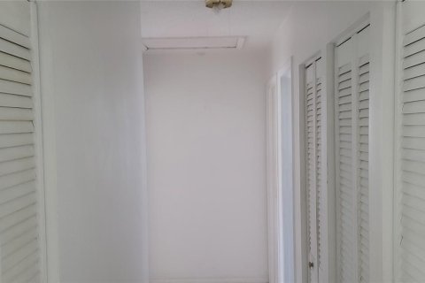 House in Largo, Florida 3 bedrooms, 88.91 sq.m. № 1761551 - photo 22