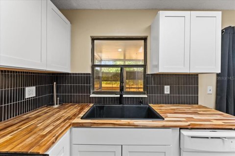 Villa ou maison à vendre à New Port Richey, Floride: 2 chambres, 72 m2 № 2149237 - photo 11