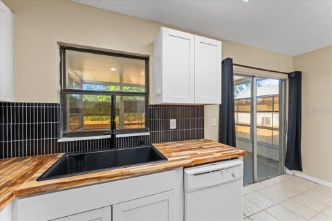 Villa ou maison à vendre à New Port Richey, Floride: 2 chambres, 72 m2 № 2149237 - photo 10