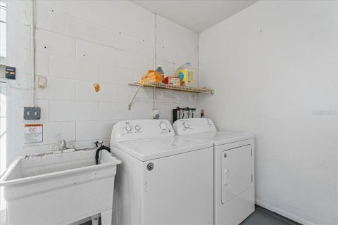 Villa ou maison à vendre à New Port Richey, Floride: 2 chambres, 72 m2 № 2149237 - photo 29