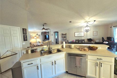 House in Deltona, Florida 3 bedrooms, 162.39 sq.m. № 1883922 - photo 15