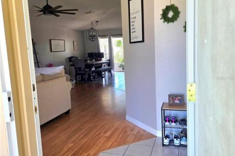 House in Deltona, Florida 3 bedrooms, 162.39 sq.m. № 1883922 - photo 5