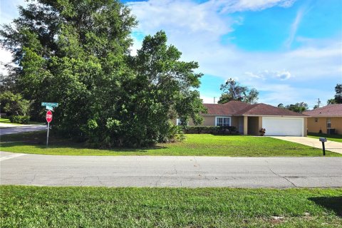 House in Deltona, Florida 3 bedrooms, 162.39 sq.m. № 1883922 - photo 3