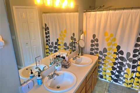 House in Deltona, Florida 3 bedrooms, 162.39 sq.m. № 1883922 - photo 25