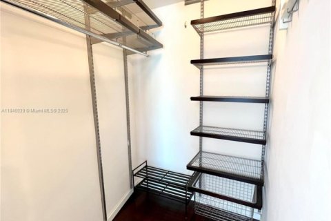 Снять в аренду кондоминиум в Майами, Флорида 1 спальня, 69.68м2, № 1842636 - фото 7