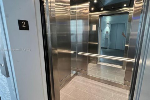 Снять в аренду кондоминиум в Майами, Флорида 1 спальня, 69.68м2, № 1842636 - фото 16