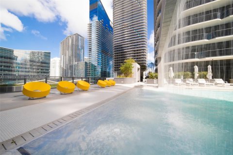 Condo in Miami, Florida, 1 bedroom  № 1736024 - photo 1