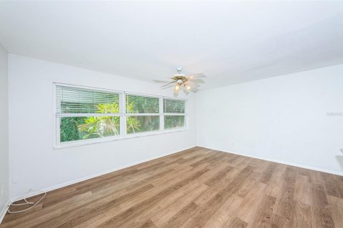 House in Clearwater, Florida 3 bedrooms, 175.21 sq.m. № 1373556 - photo 7